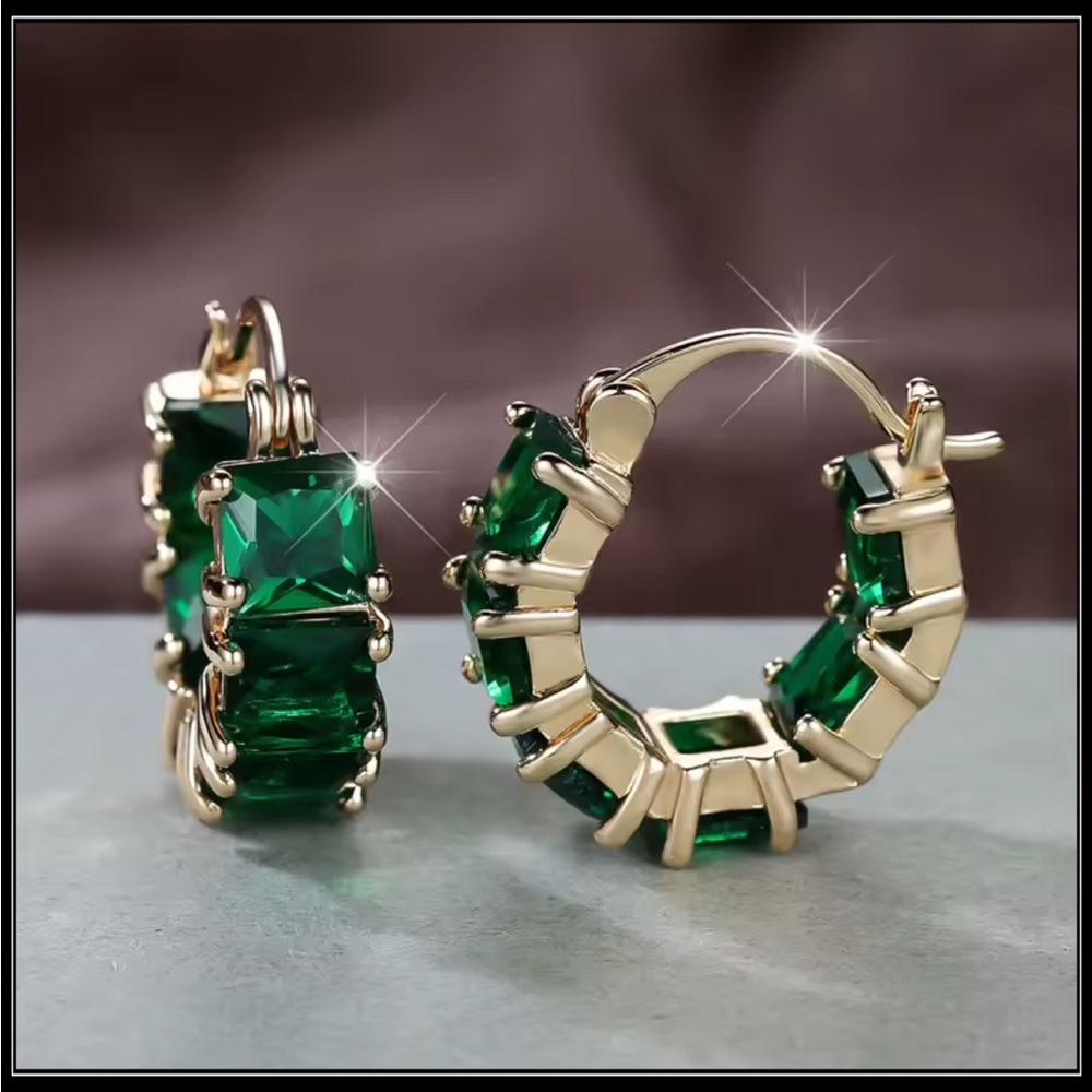 New 14k gold simulated emerald green square princess chunky huggie earrings